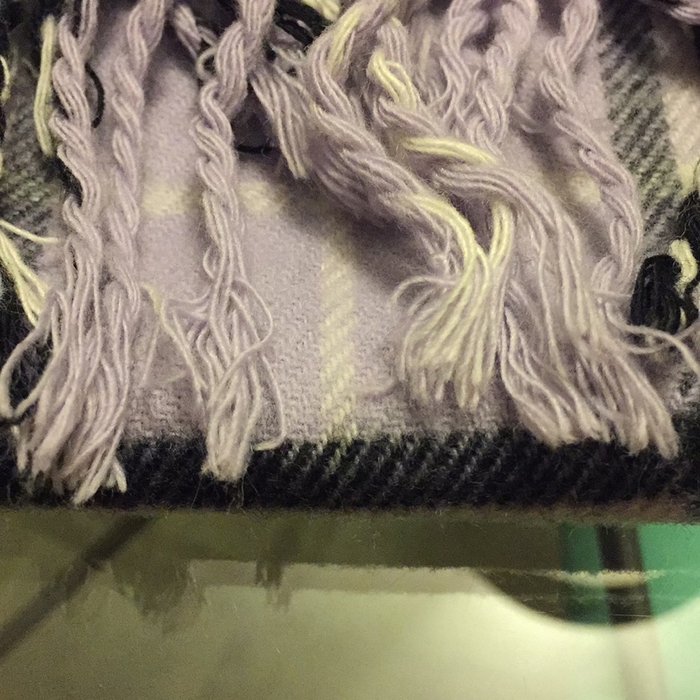 Burberry 🧣 - Picture 5 of 7